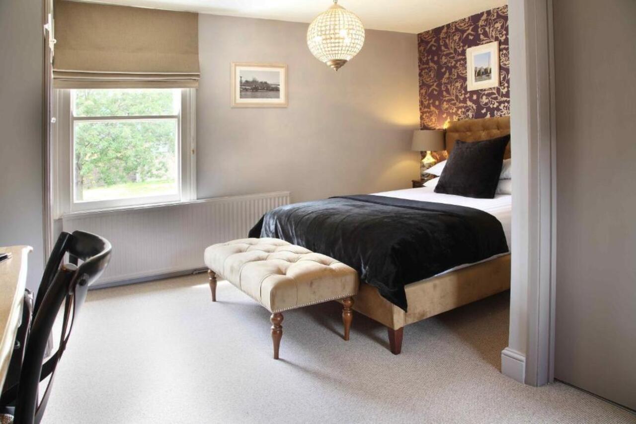 Flower Pot Hotel Sunbury-on-Thames Ngoại thất bức ảnh
