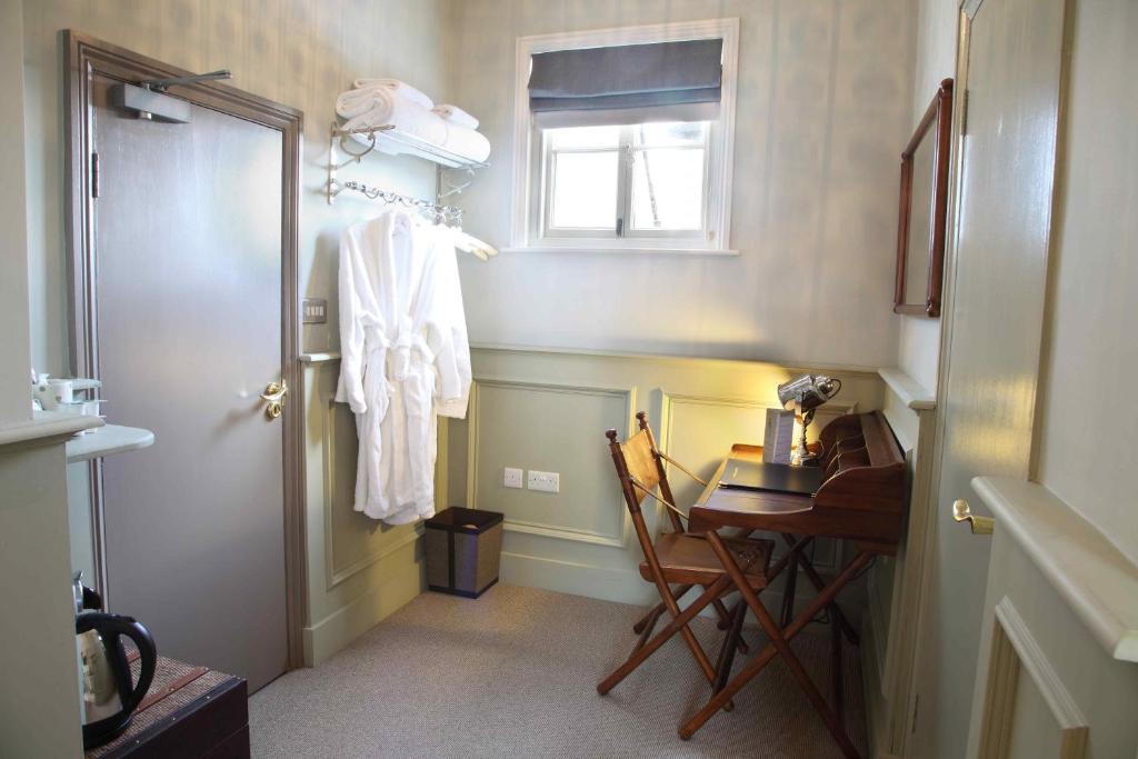 Flower Pot Hotel Sunbury-on-Thames Phòng bức ảnh